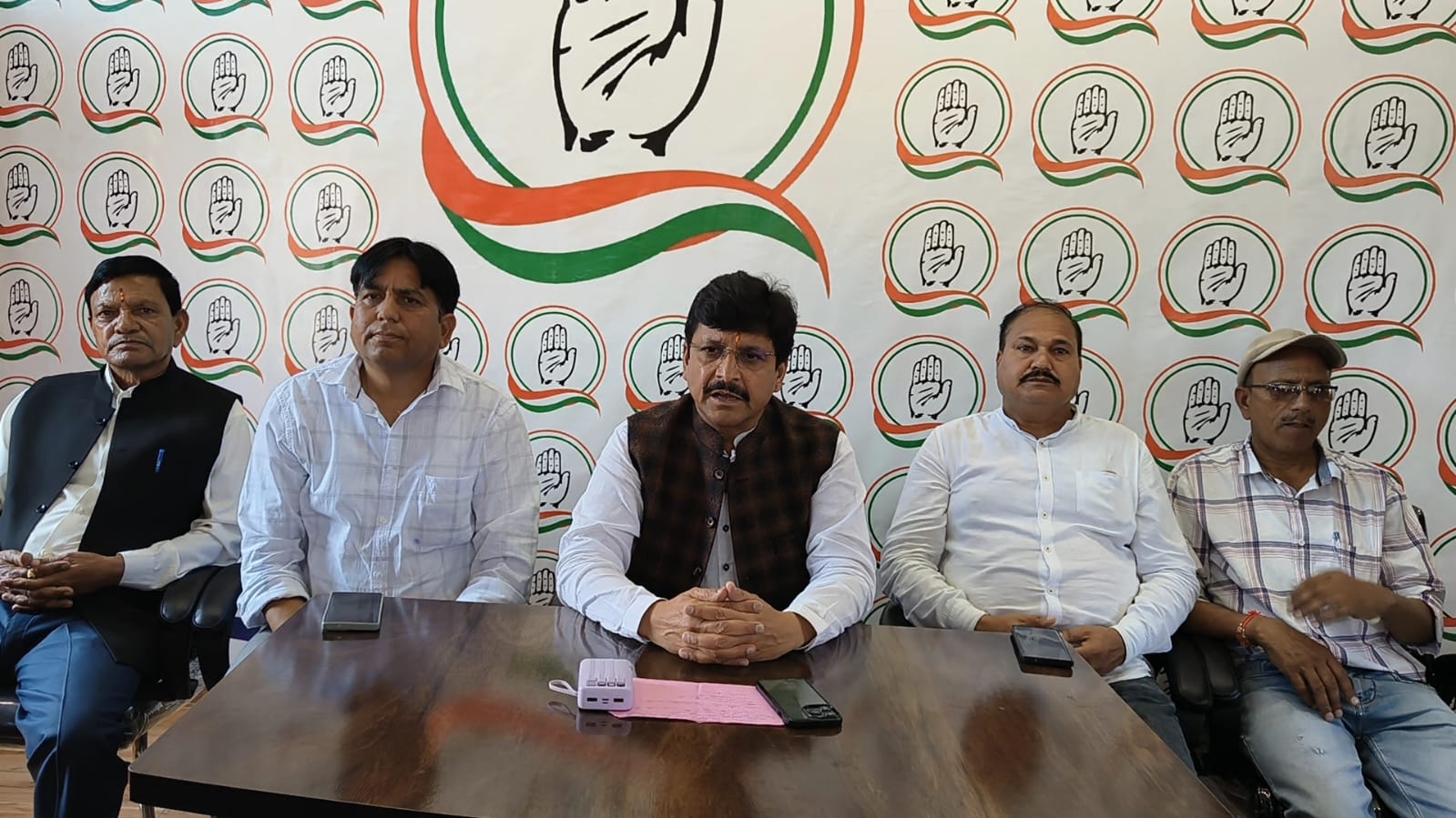 पर लीक प्रकरण पर कांग्रेस विधायक मनोज तिवारी ने सरकार को घेरा